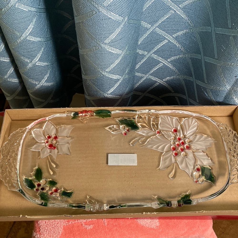 New 🎄Mikasa Holiday Bloom tray 🎄